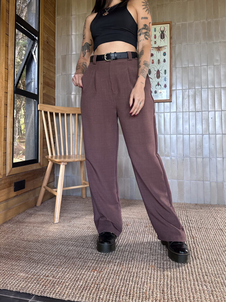 Pantalón clásico bota ancha café