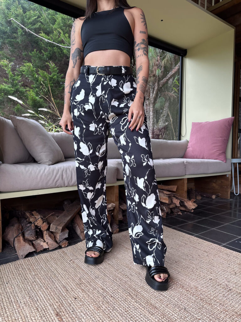 Pantalón lirios negro